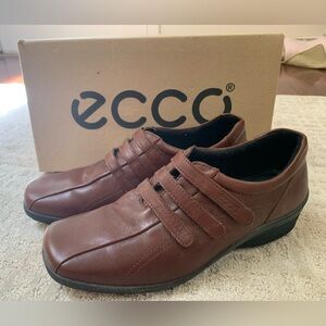 Ecco Brown Leather Loafers Slip-On Style
